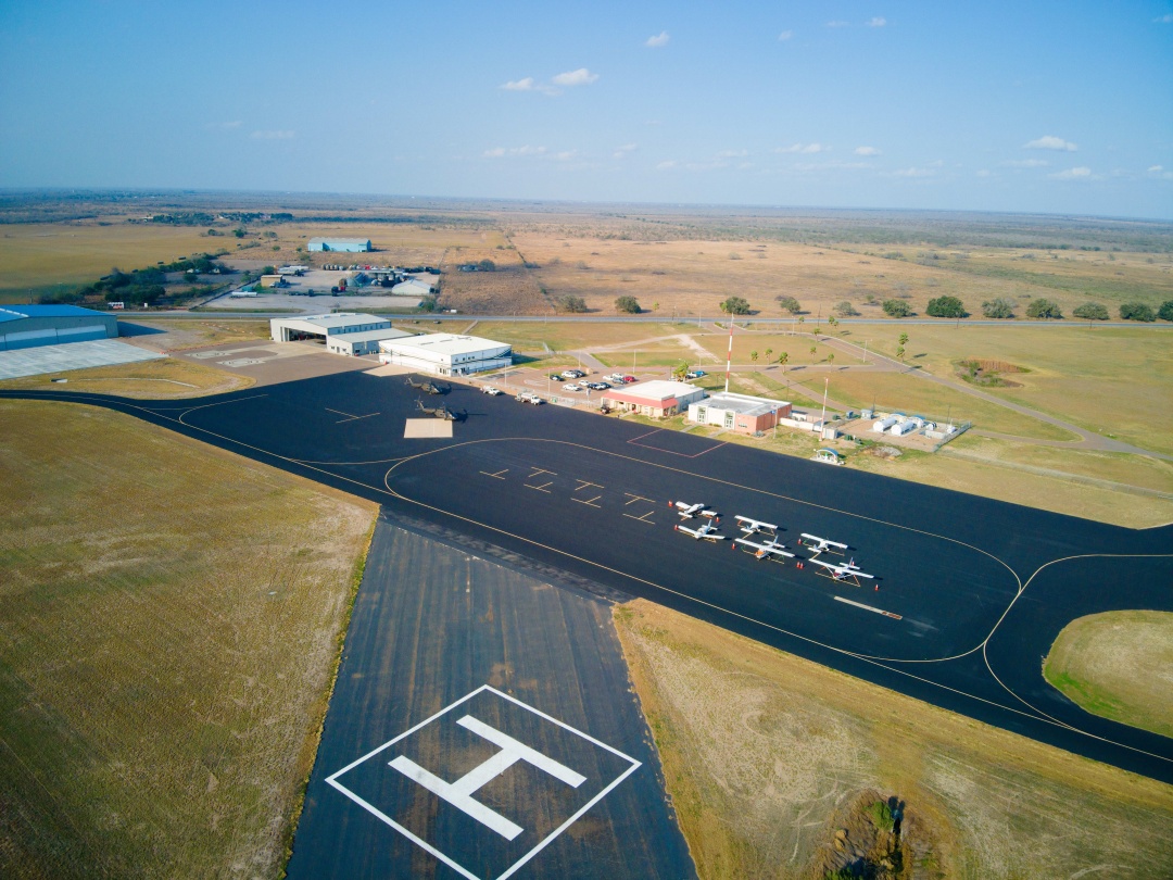 Edinburg Airport Plane Landing 